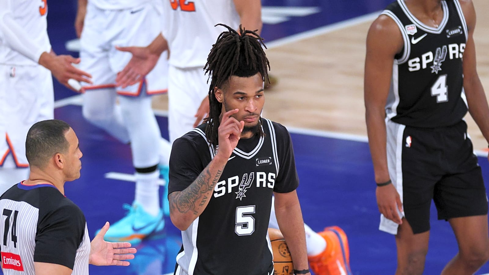 NBA Notes: Spurs, Stephon Castle, Knicks, Mike Brown, Wizards