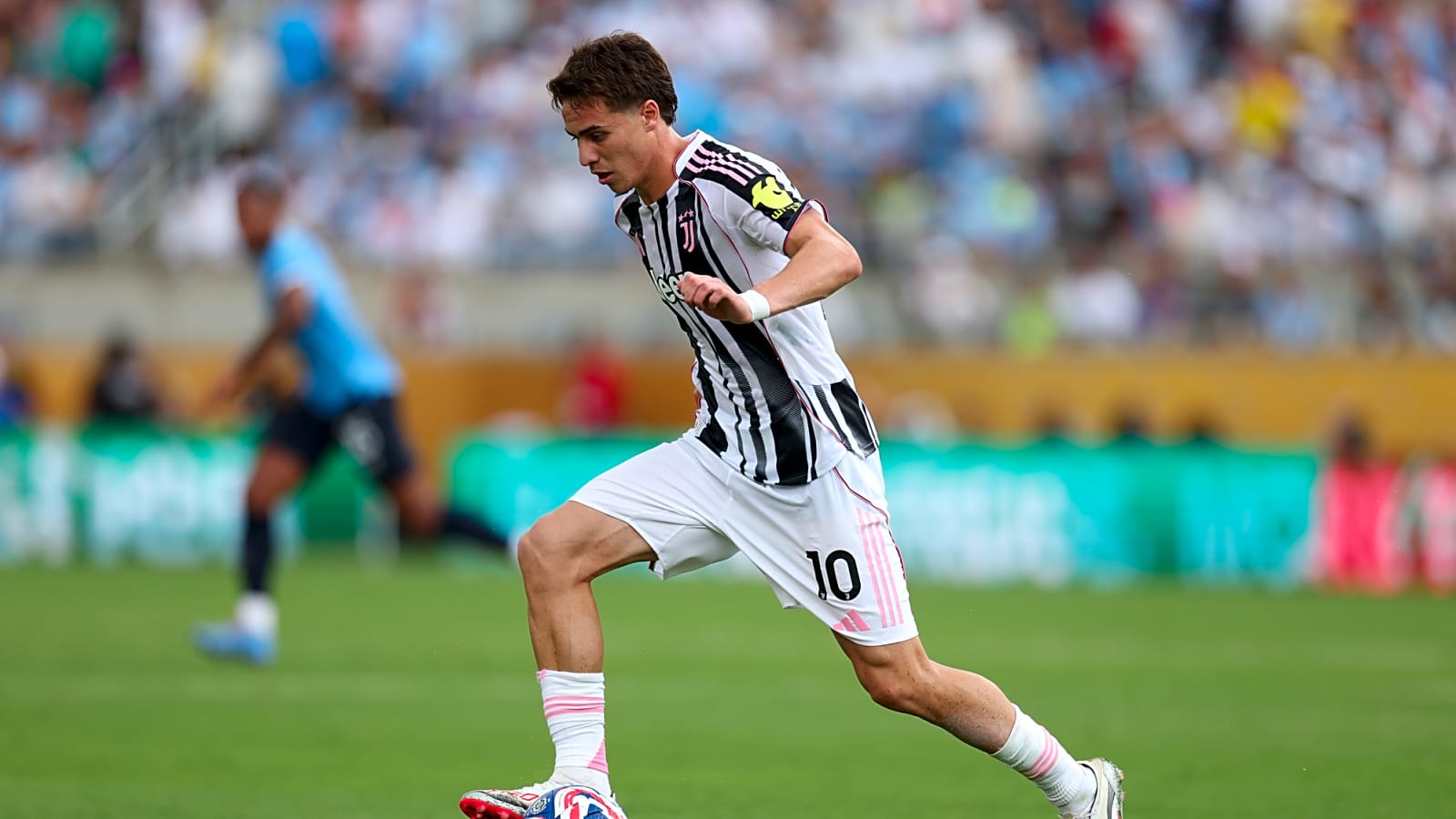 Chelsea submit 'very exciting proposal' after discreet talks with Man United & Liverpool target’s camp