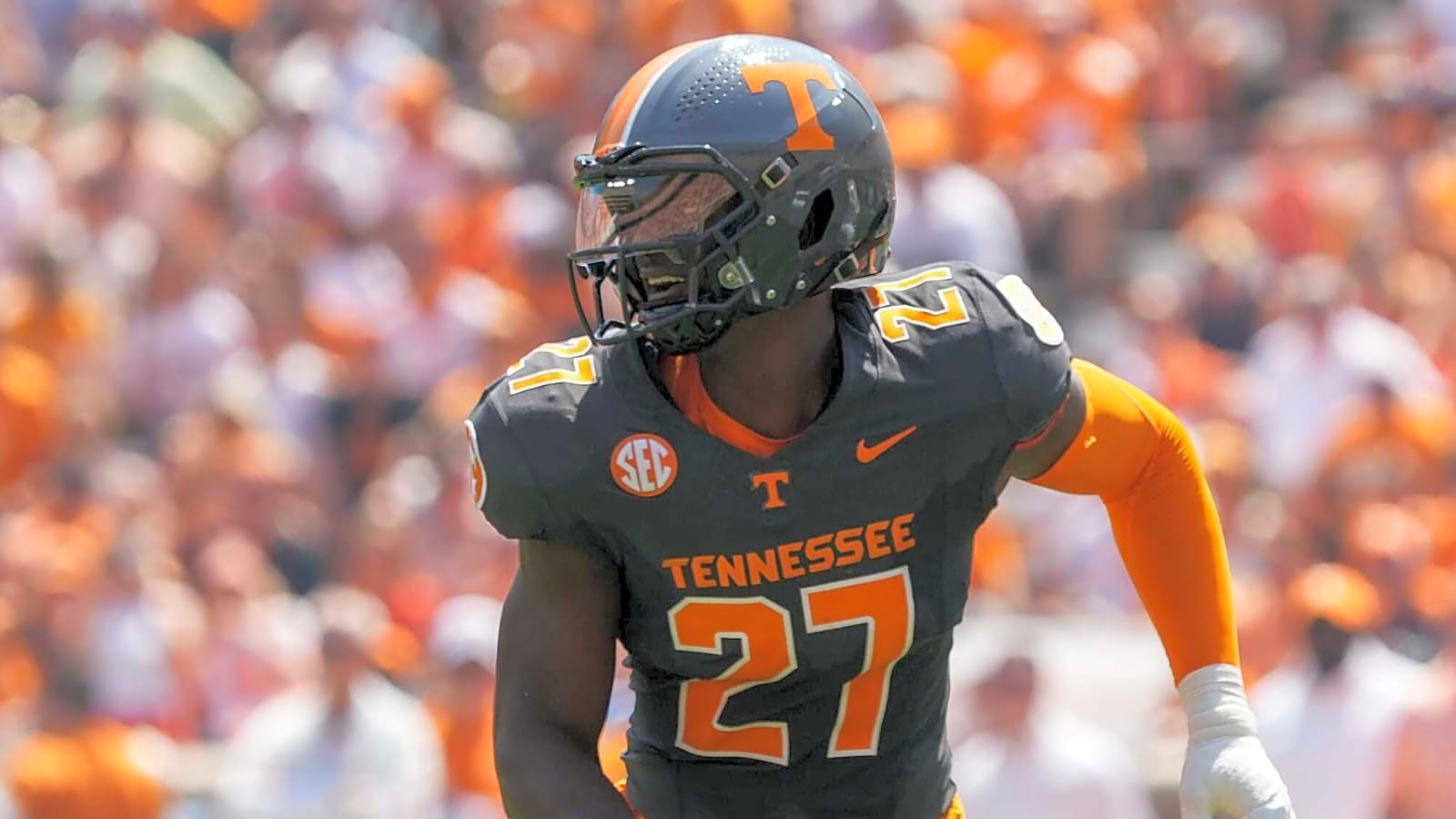 Falcons trade back into the first round, select another pass-rusher