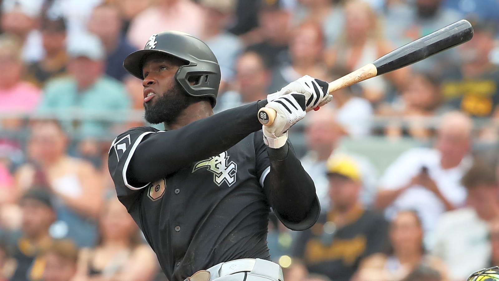 Latest on Luis Robert Jr.'s market
