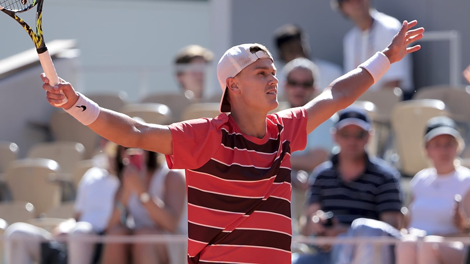 Holger Rune &#39;didn&#39;t feel safe&#39; and threatens forfeit over aggressive fan in Quentin Halys win