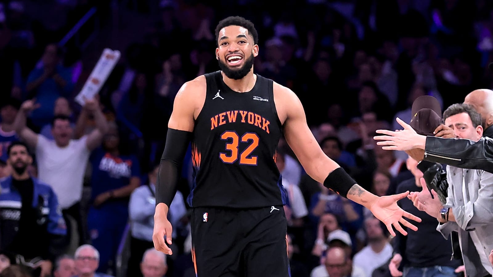 Jordyn Woods captures Karl-Anthony Towns’ unexpected interaction with Knicks fans