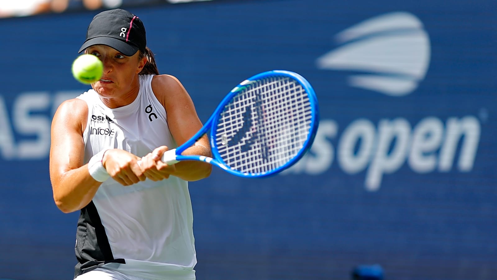Iga Swiatek Shows Incredible Dedication Level With a Cryptic Text to her Coach To Book Practice Court After Reaching the US Open Quarterfinals