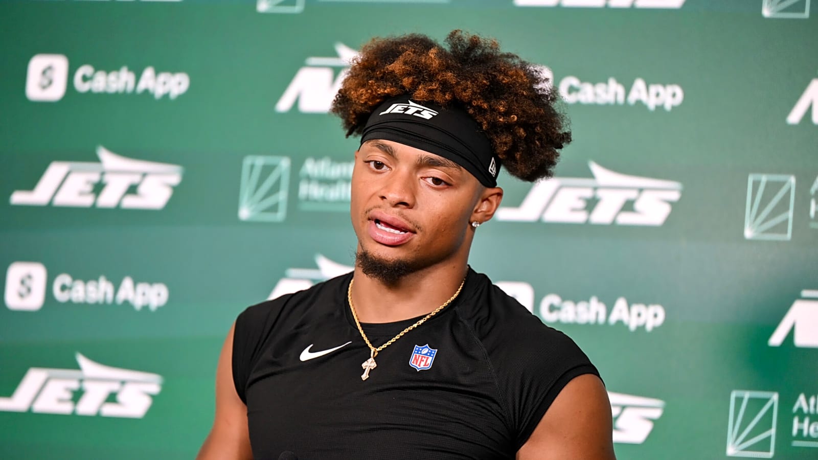 Analyst &#39;Absolutely Could See&#39; Career Year For Jets Justin Fields in 2025