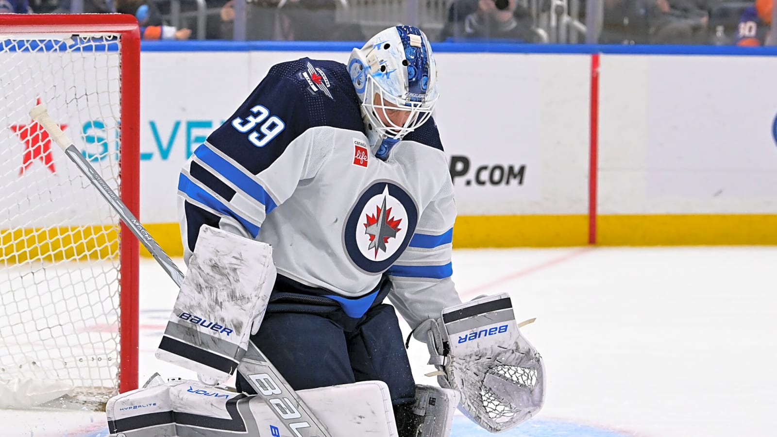 Chicago Blackhawks reportedly set to trade 25-year-old goaltender to Stars rival, Edmonton Oilers