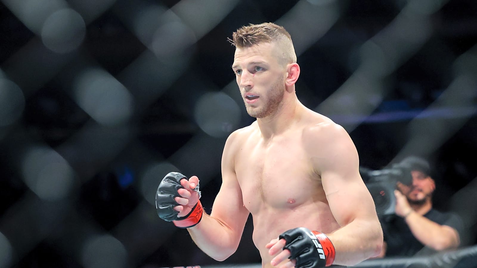 ‘Thugs…’ Dan Hooker slammed for staging Israel Adesanya-endorsed boxing event with format that could ‘kill’