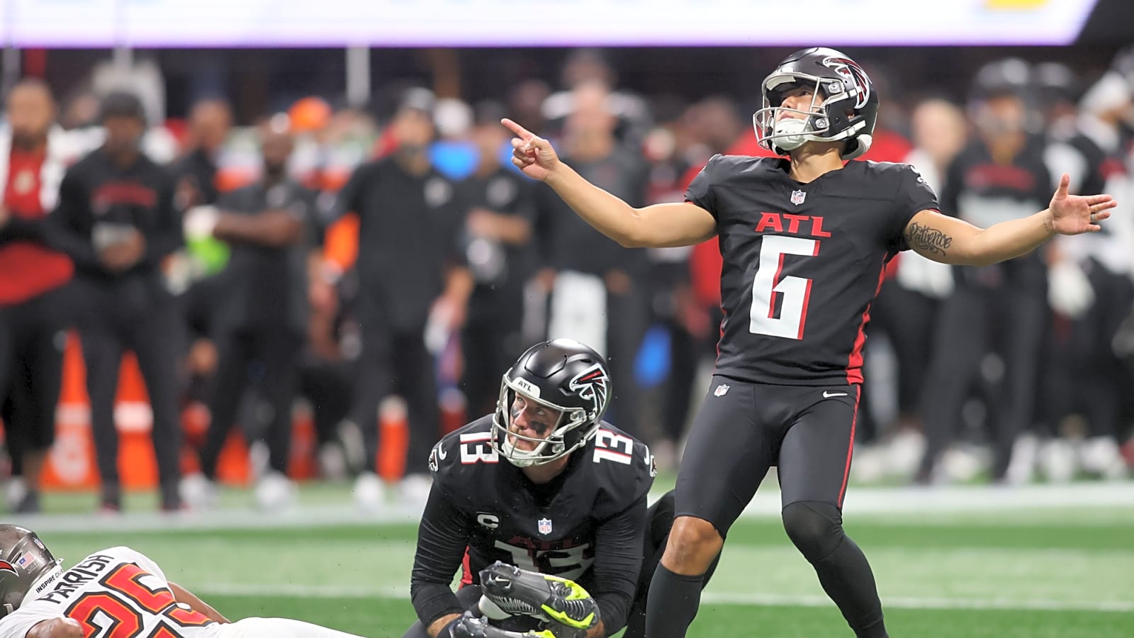 Giants signing K Younghoe Koo