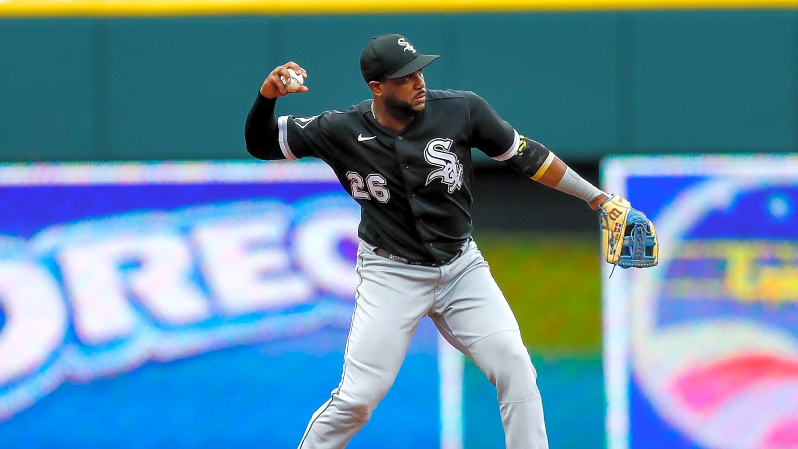 Hanser Alberto Announces Retirement