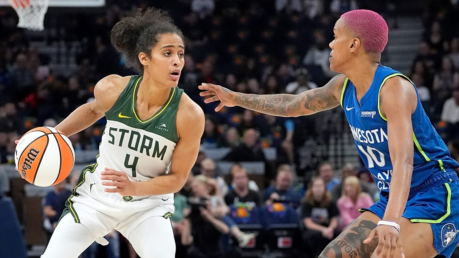 Storm's Skylar Diggins pulls disrespectful move on Lynx court after win