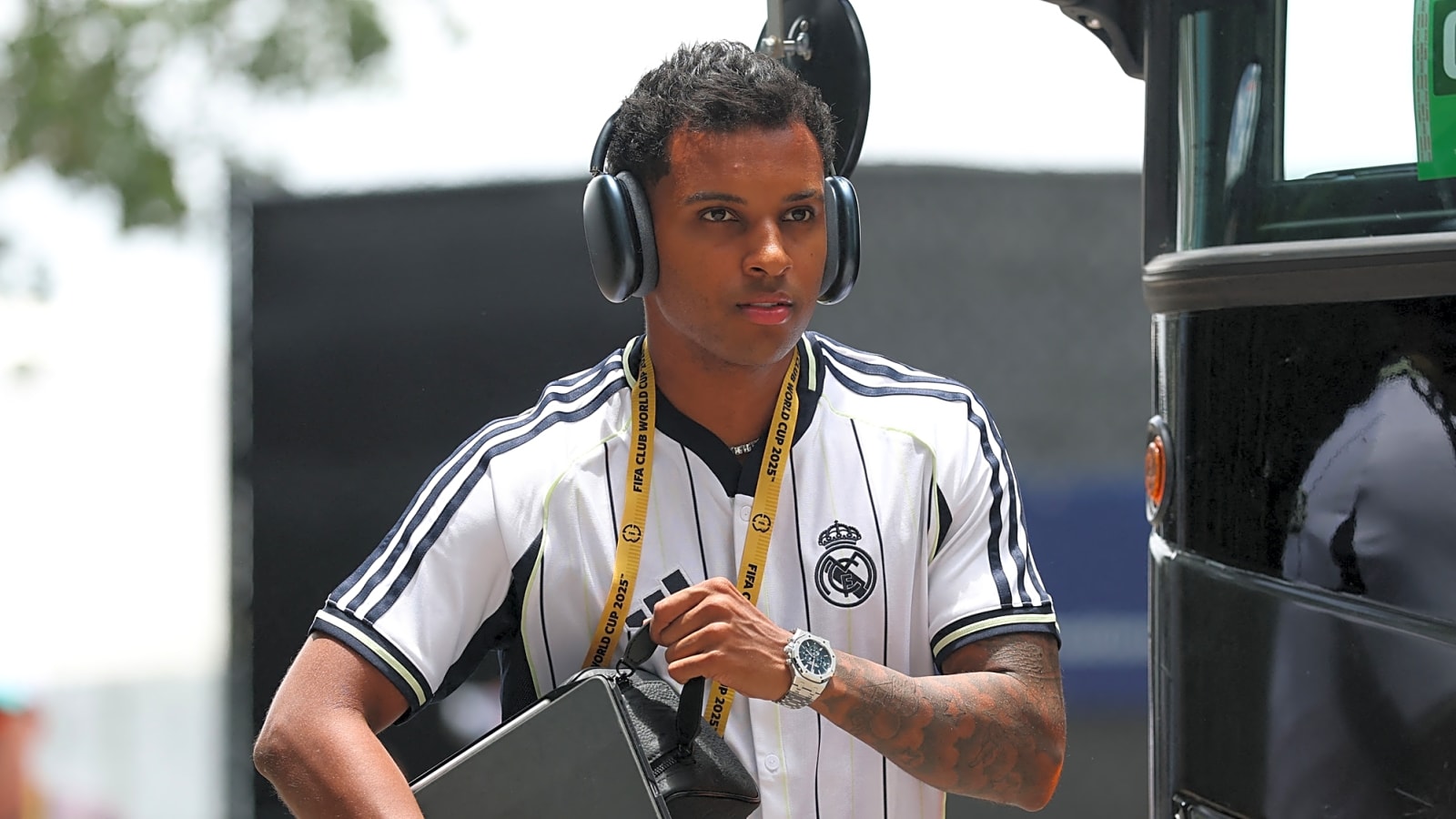 Tottenham transfer blow as PL rivals enter market for €100m South American ace