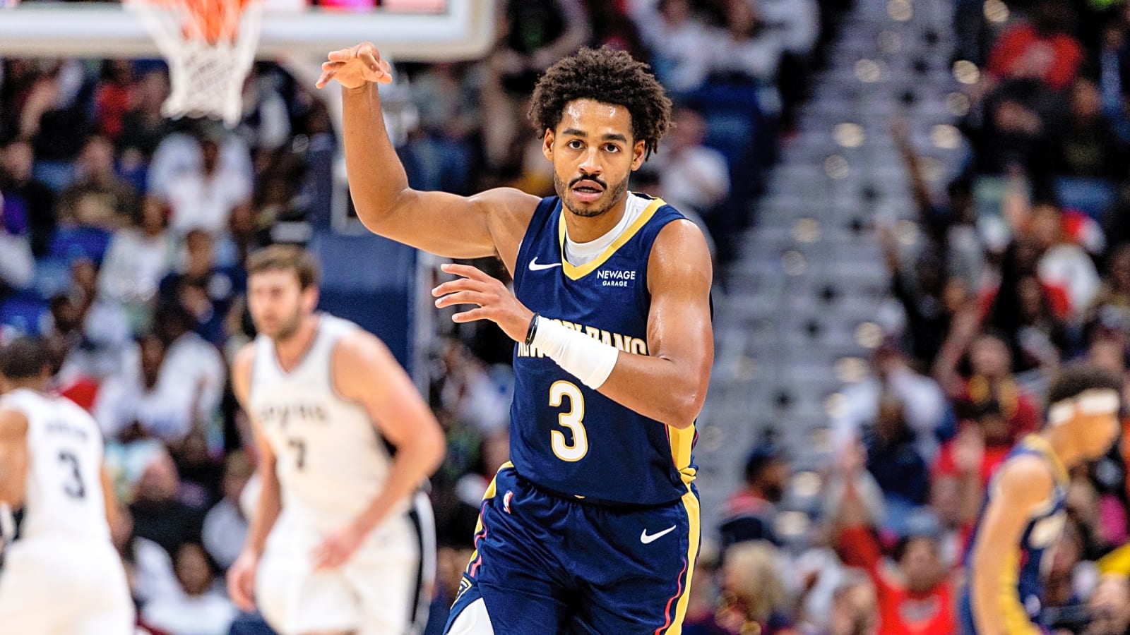 Jordan Poole takes high road after fan mentions Draymond Green incident