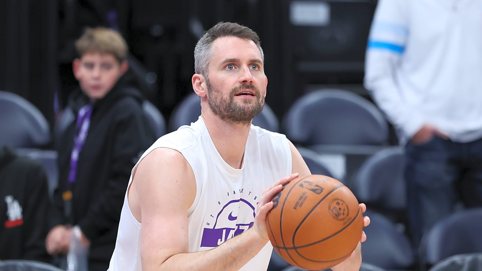 NBA Notes: Jazz, Kevin Love, Spurs, Stephon Castle, Grizzlies