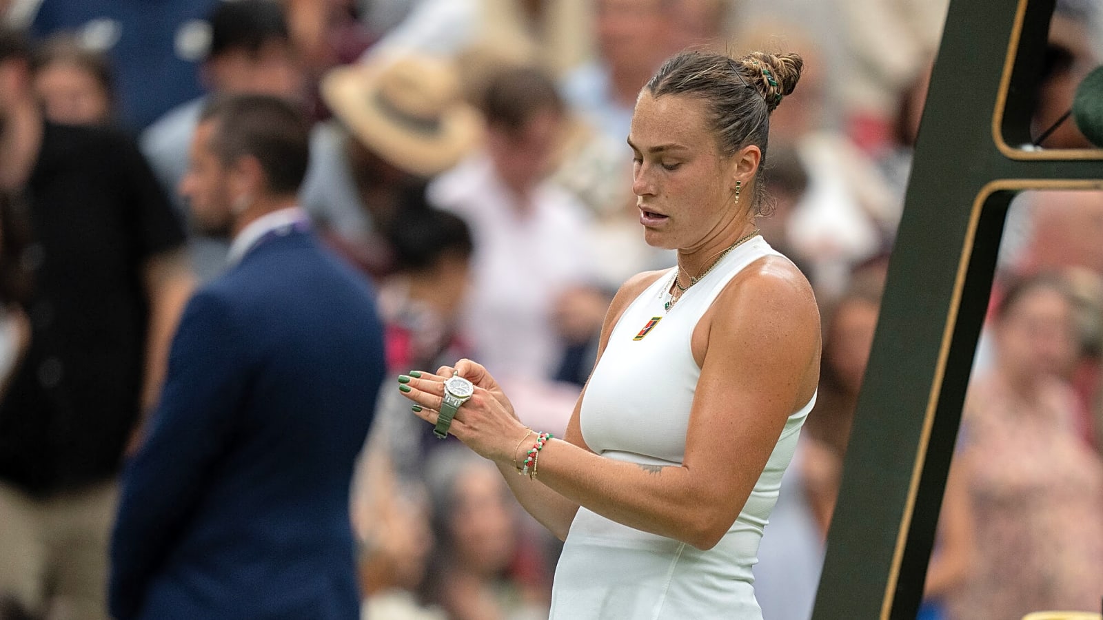 Aryna Sabalenka rallies from the brink to deny Laura Siegemund’s Wimbledon miracle