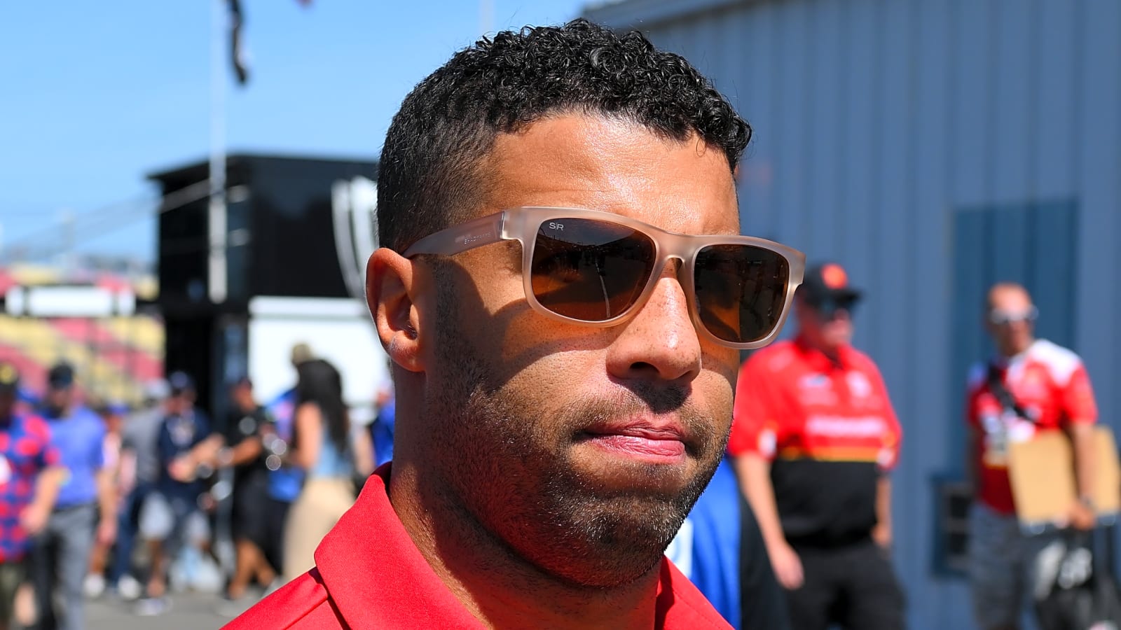 Bubba Wallace loses wheel on pit road, finishes stop with Chase Briscoe’s pit crew at Richmond