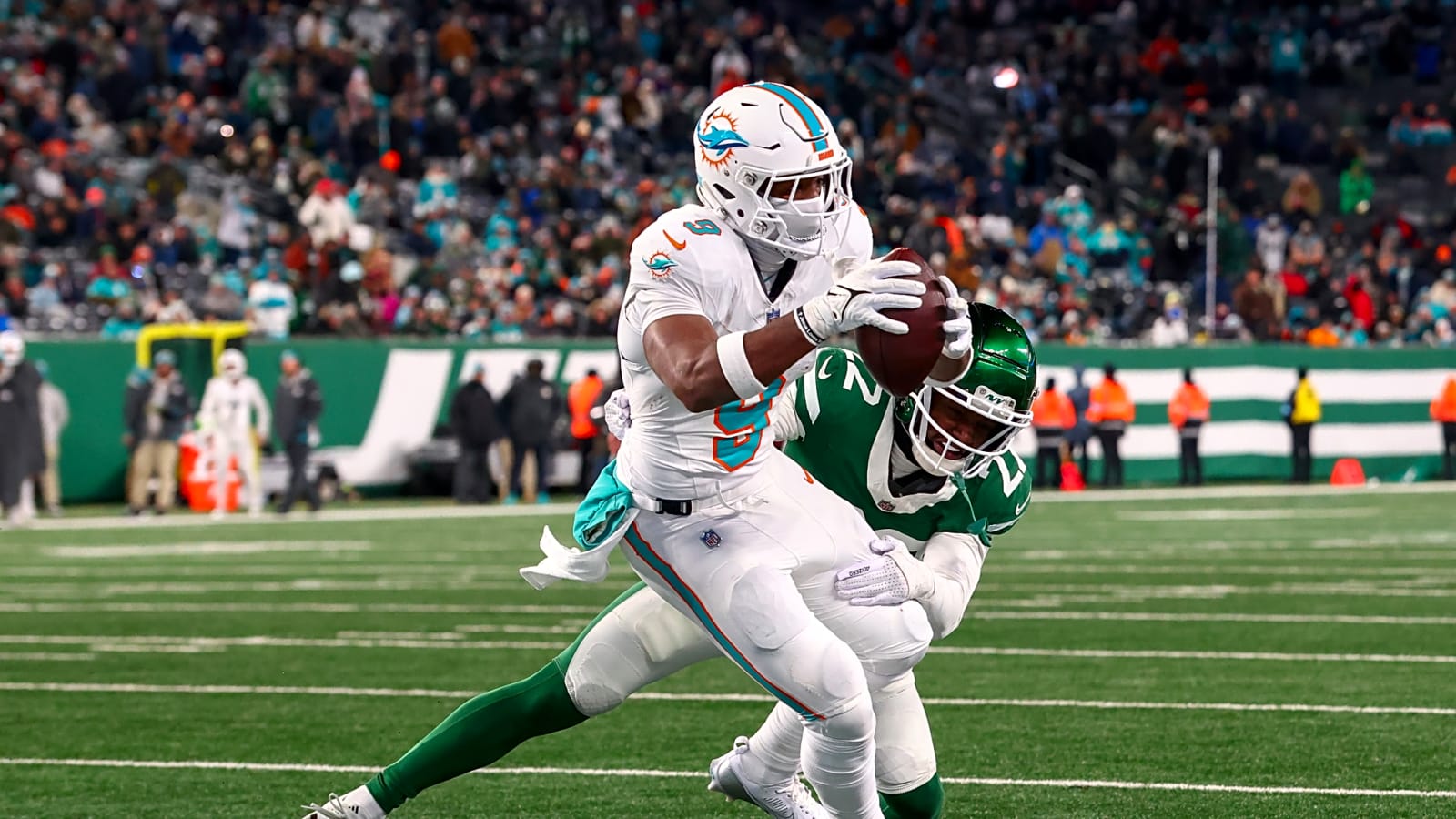 Schefter: Steelers Not Expected To Trade For Dolphins TE Jonnu Smith
