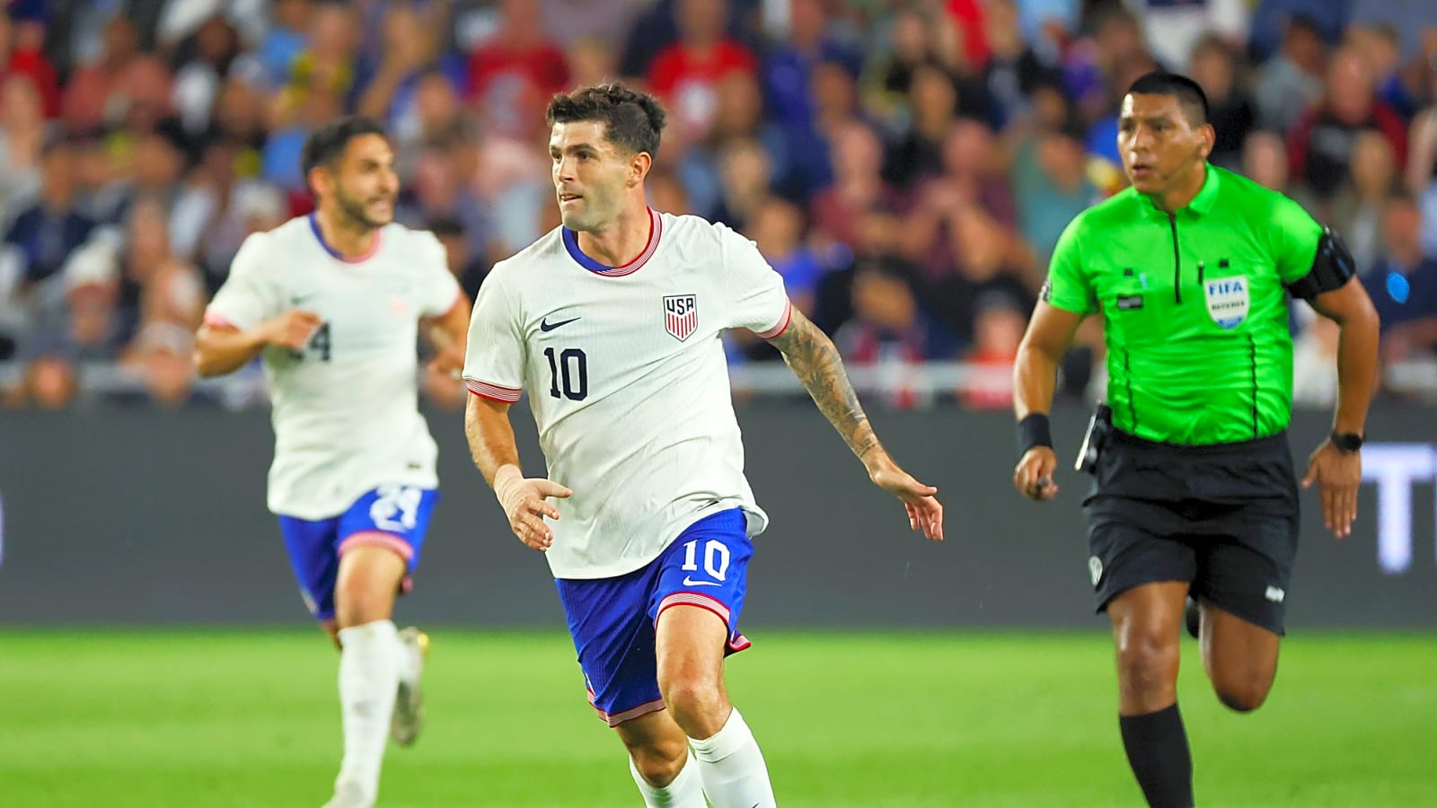 World Champion Legend Puts Christian Pulisic on Pedestal Amid USMNT Star’s AC Milan Success