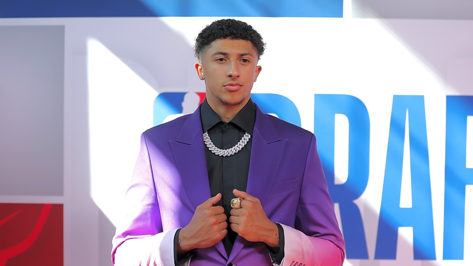 Kings’ Nique Clifford Signs Rookie Contract