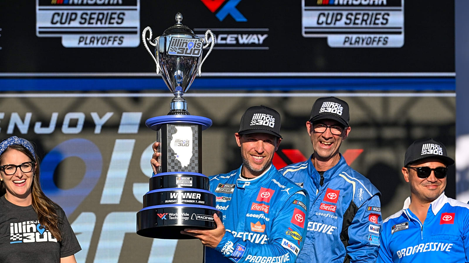 Denny Hamlin’s Late-Career Surge: How He’s Leaving the Likes of Jeff Gordon and Kevin Harvick in His Wake
