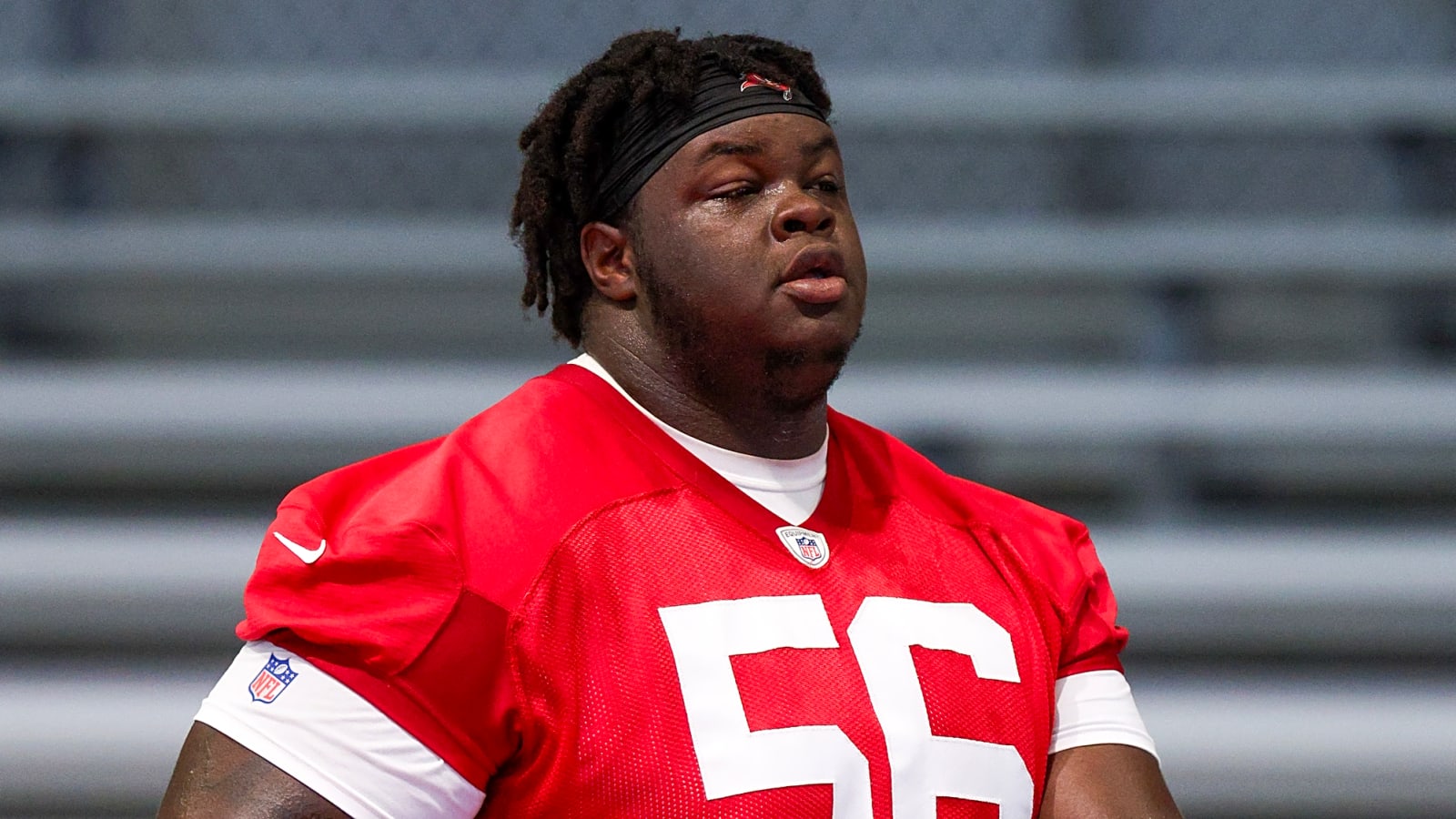 Buccaneers rookie shows up to camp weighing 450 pounds