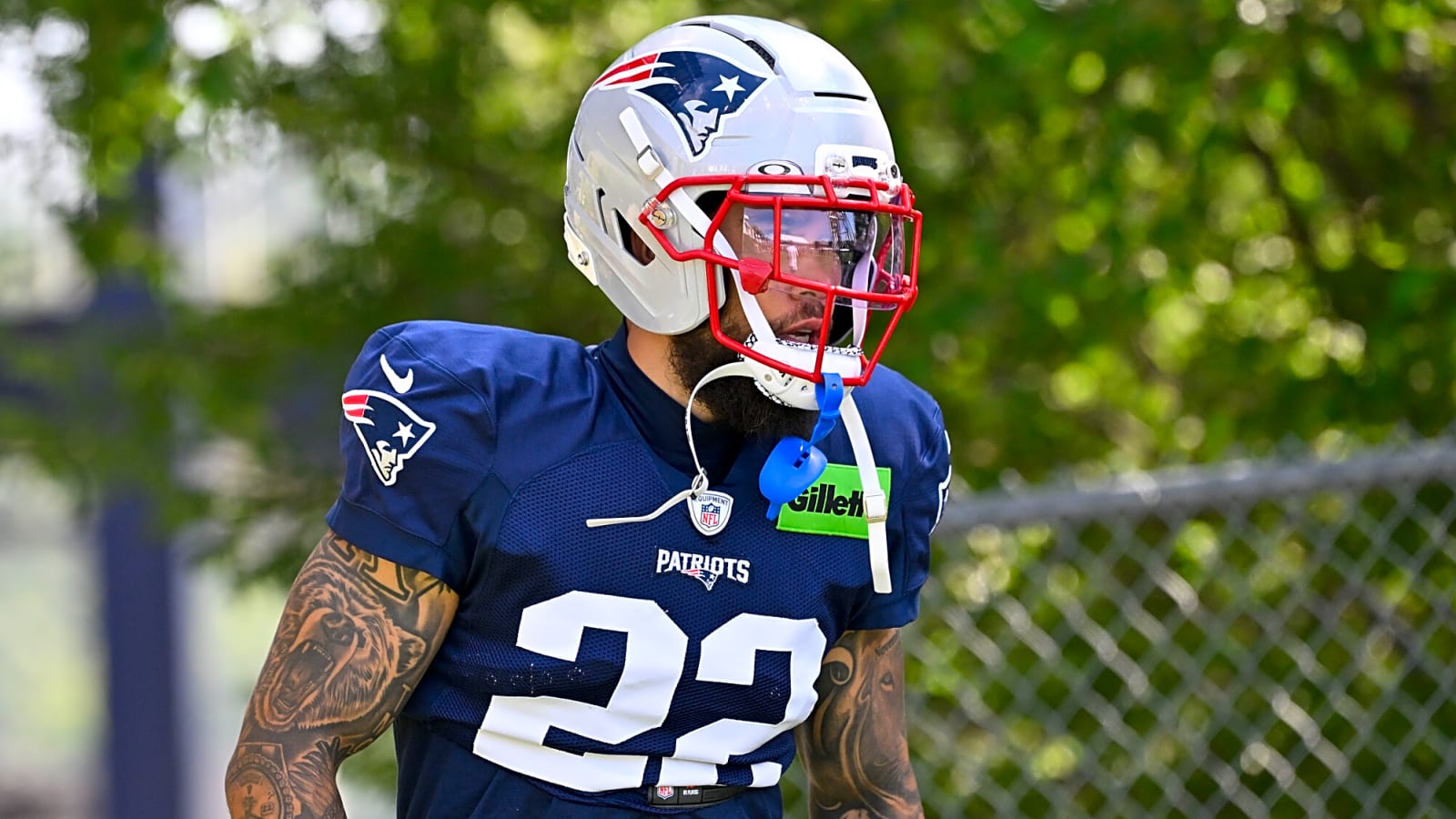 Eagles reuniting with veteran safety