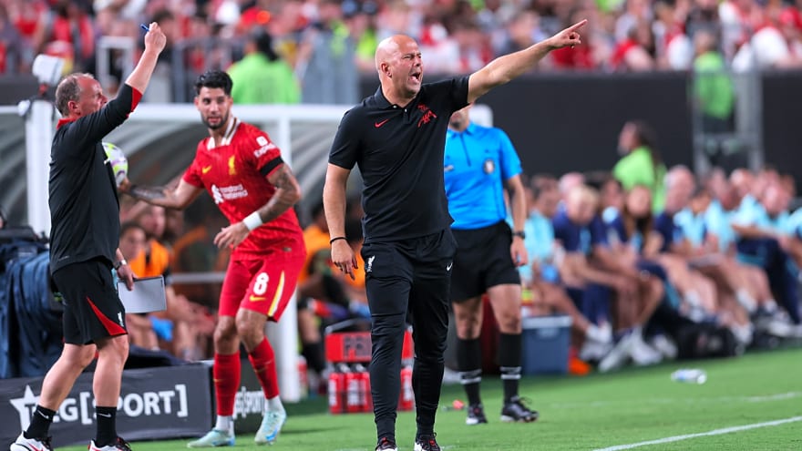 John Aldridge begs Arne Slot to forget about his ‘vision’ and address summer transfer ‘priority’