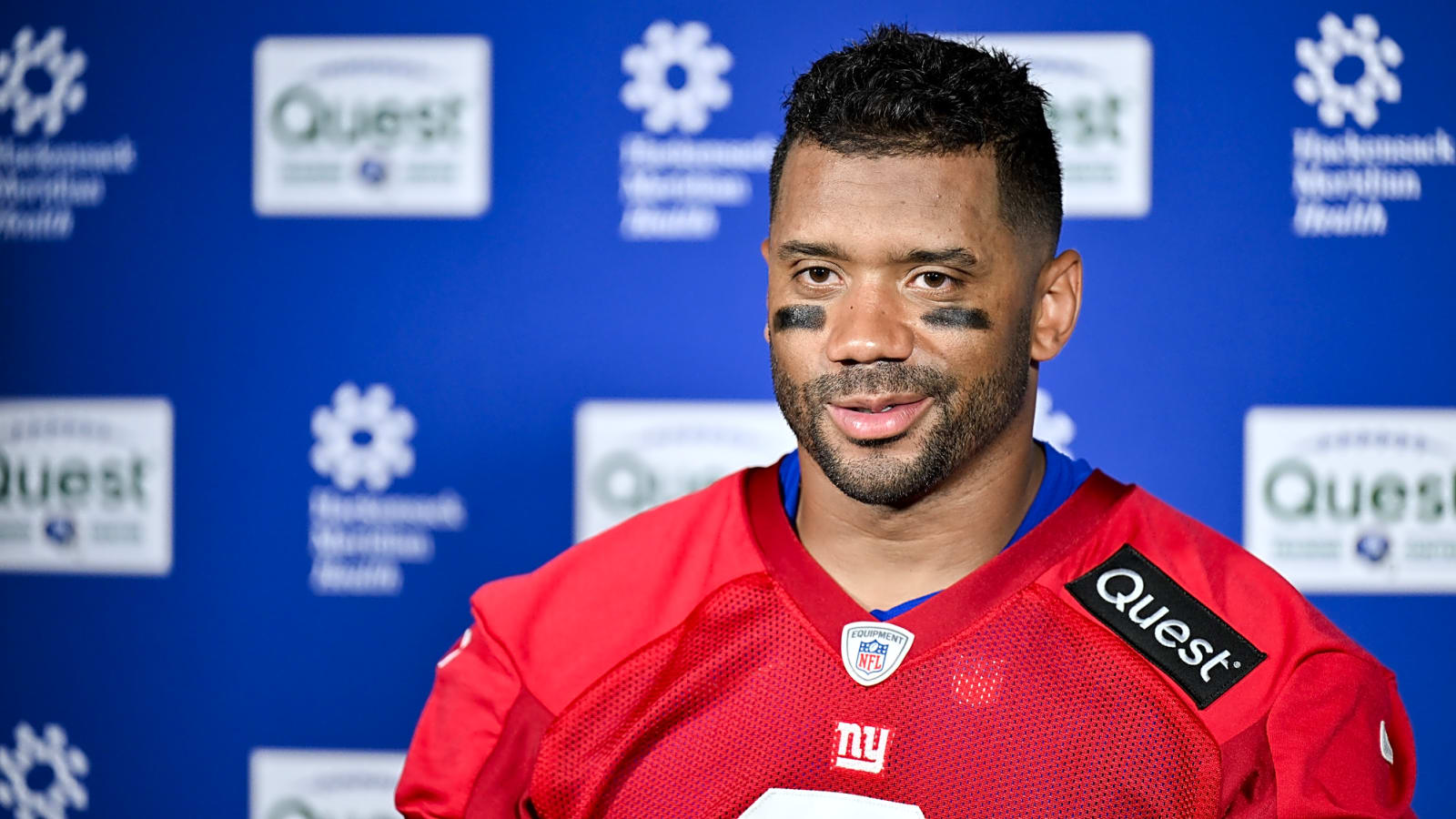Giants RB refutes 'leader' claims amid Wilson, Dart takes