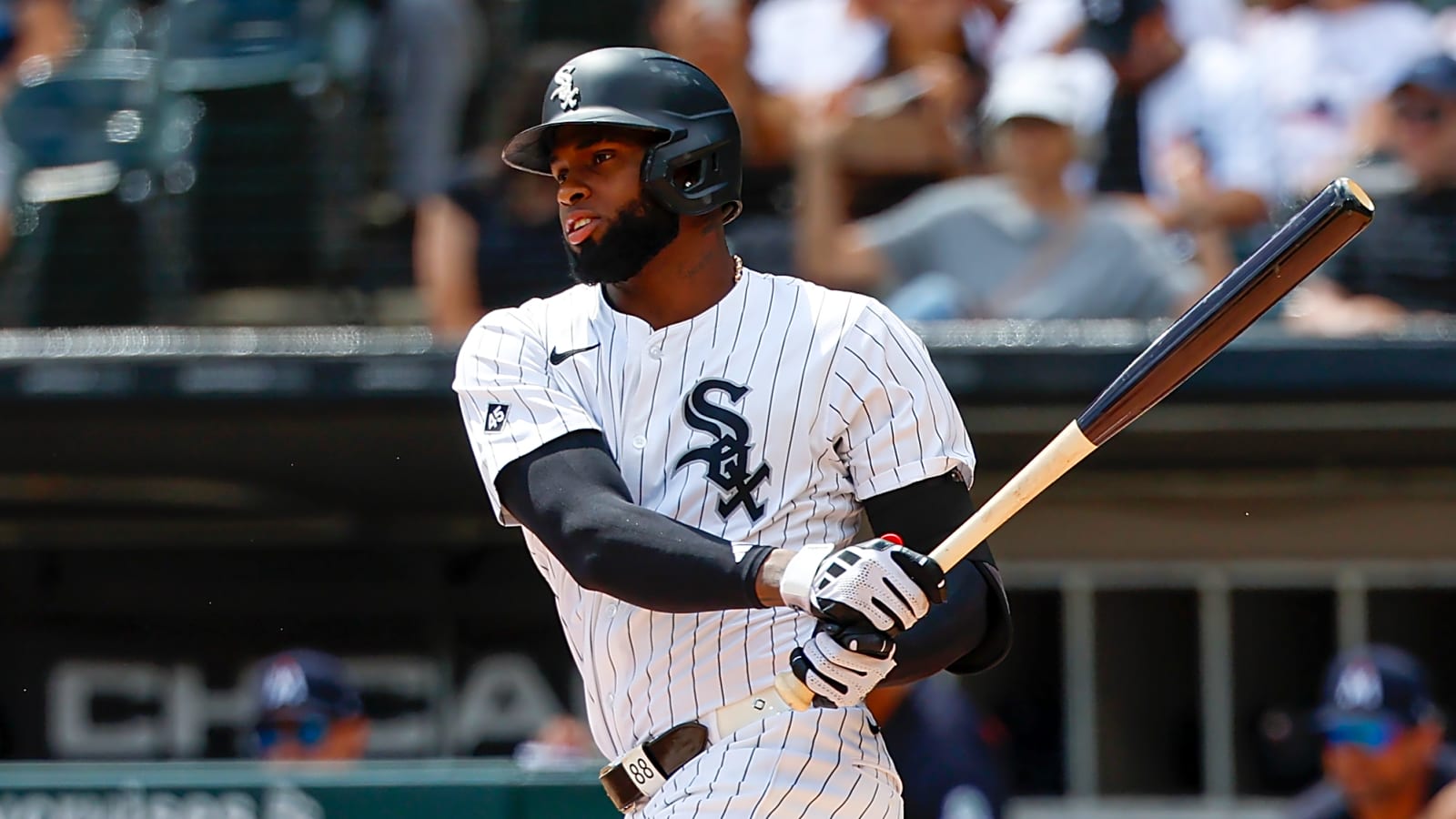 Reds Among Teams Showing Interest In Luis Robert Jr.