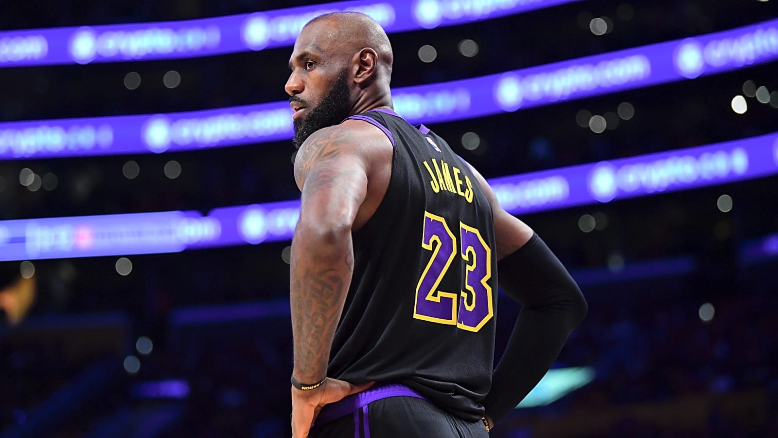 NHL team trolls Heat after LeBron James’ mishap