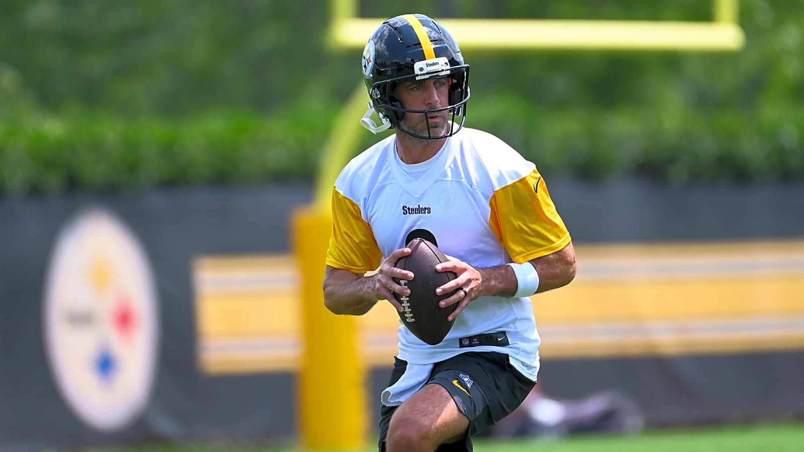 Aaron Rodgers Details First Steelers Practice: 'Weird Experience'