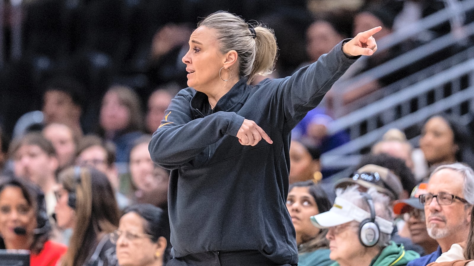 Coach Hammon Talks about Trusting the Rookie