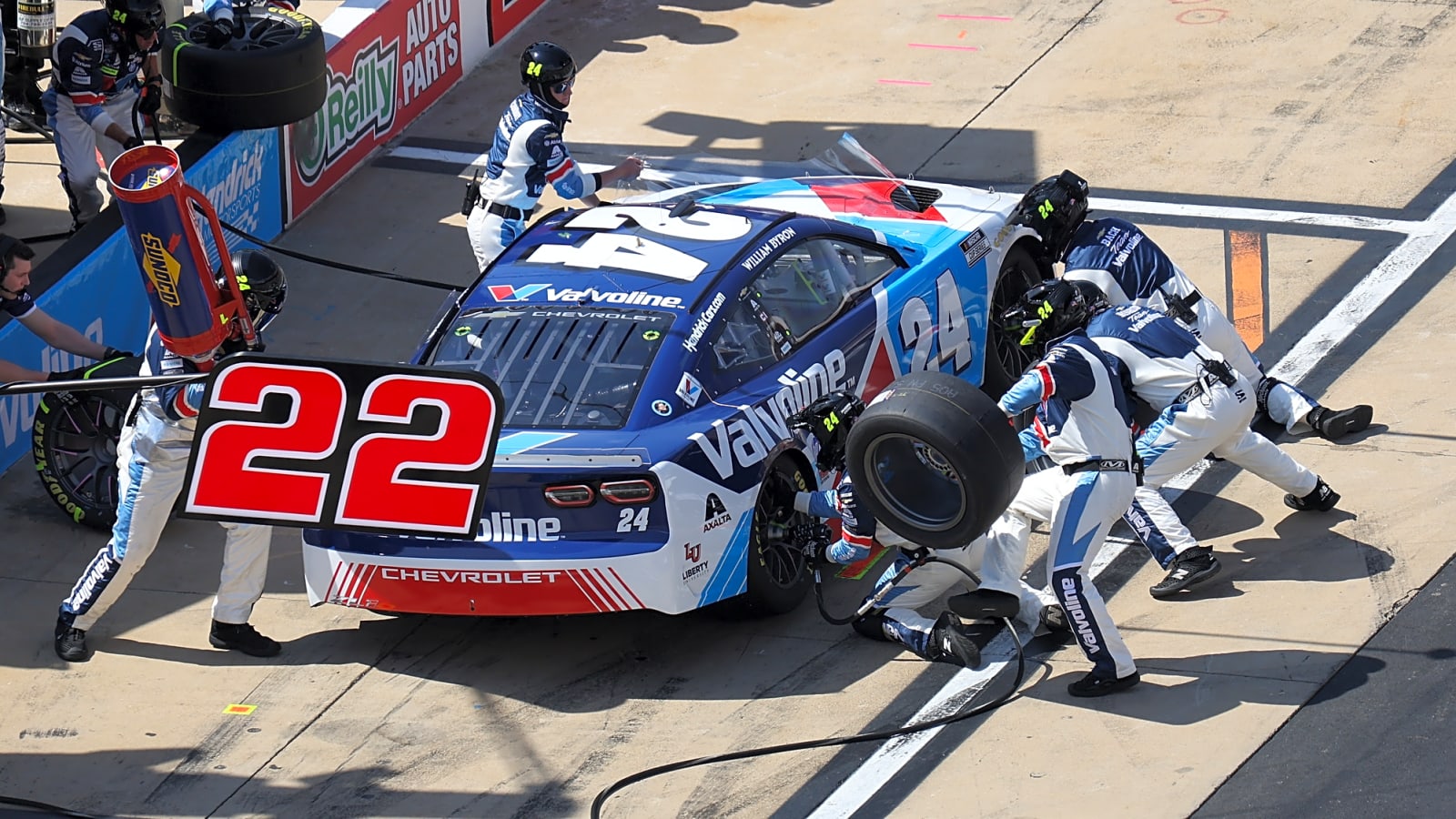 William Byron, Chase Elliott suffer through miserable days at Bristol