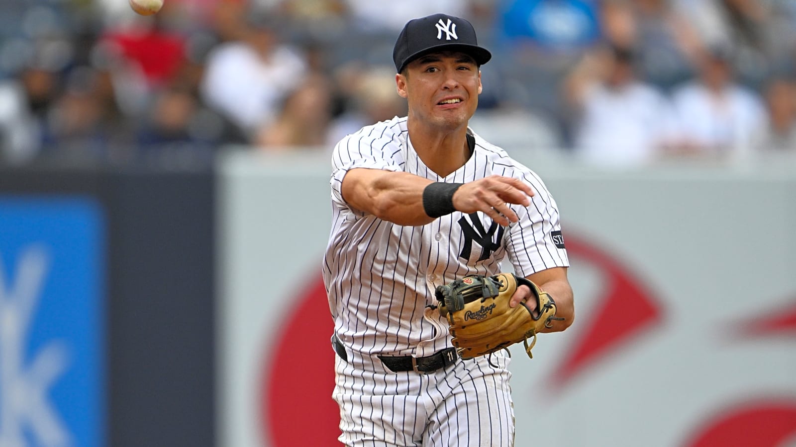 Anthony Volpe gets booed by Yankees fans after messing up bunt