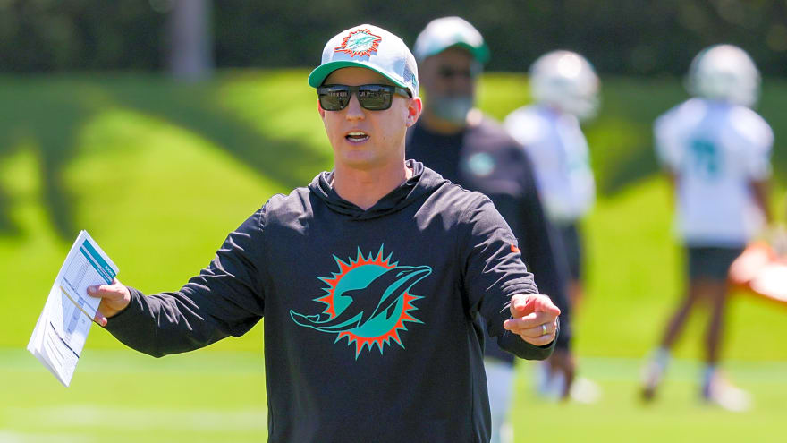 How will Miami Dolphins' OC Bobby Slowik's Offense Match Up with San Francisco's Defense? Let's Dig In!