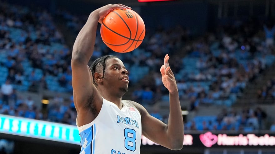 North Carolina head coach Hubert Davis raves about freshman Caleb Wilson