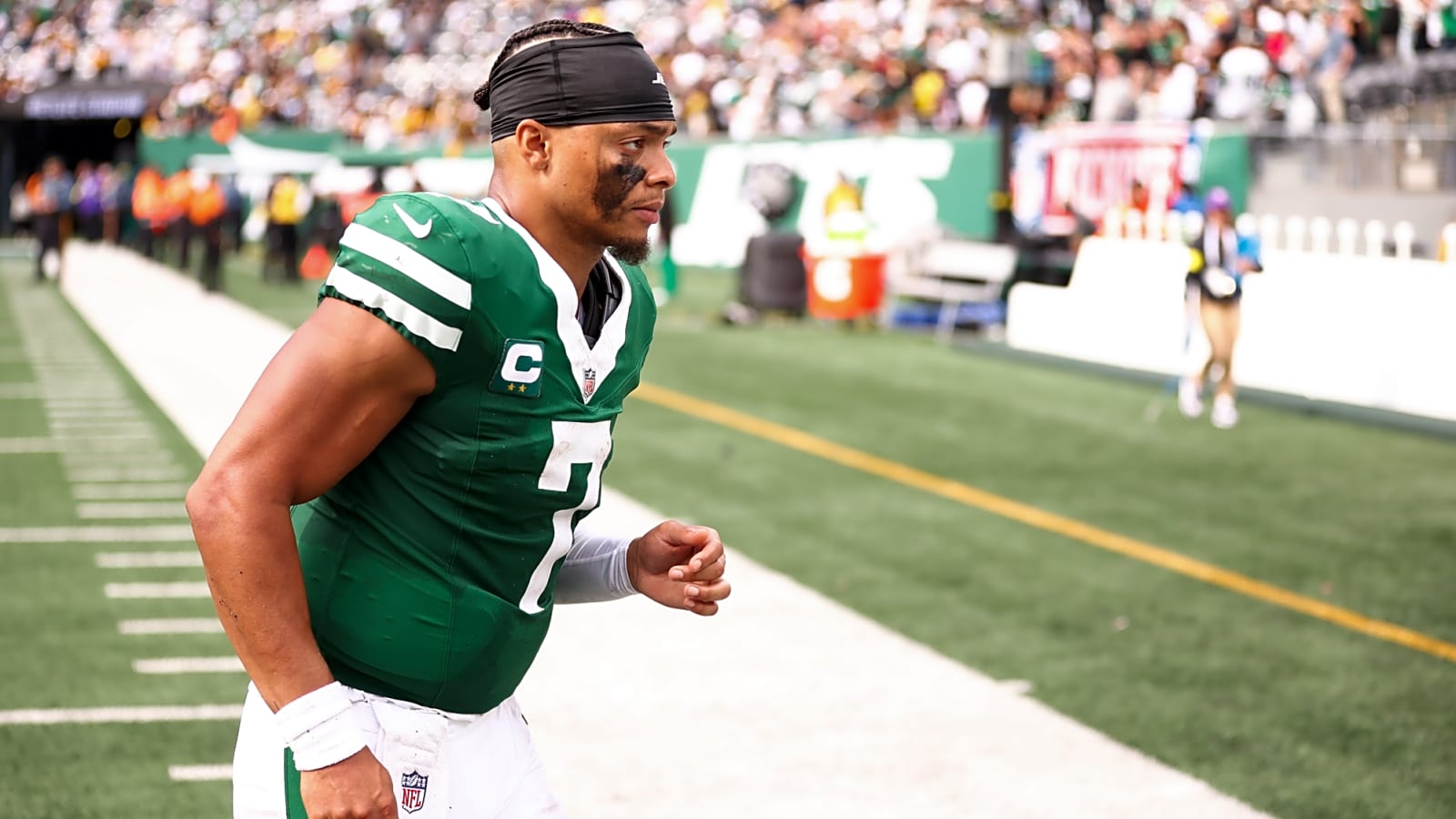 Fields doesn't waste any time before bashing Steelers following loss
