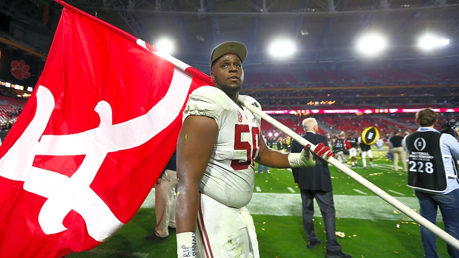 Former Alabama OL fires back at recent comments made by players who transferred from Alabama