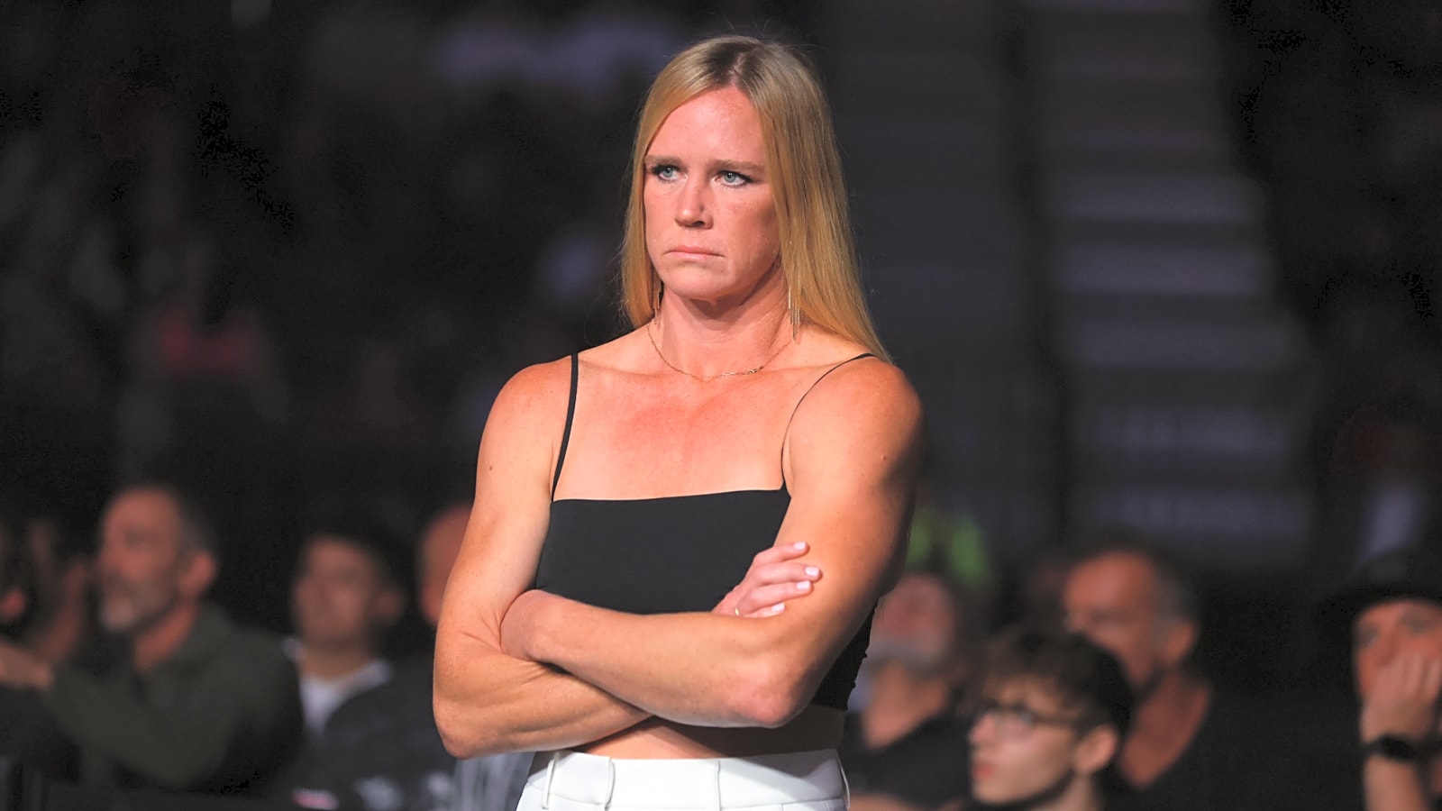 Holly Holm dominates in boxing return