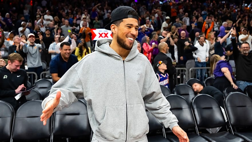 Devin Booker laughs off Giannis Antetokounmpo’s recruitment pitch