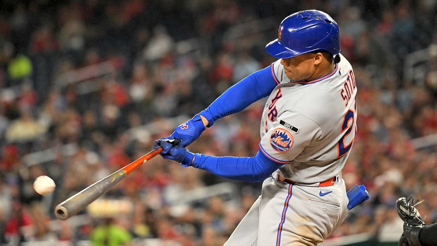 Mets’ Juan Soto Forced to Leave the Game After Taking a Painful Blow to His Hand