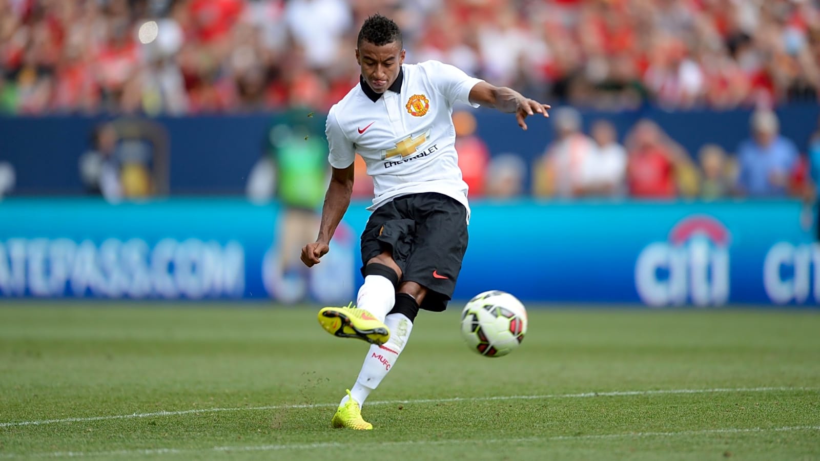 Jesse Lingard closes in on joining new club