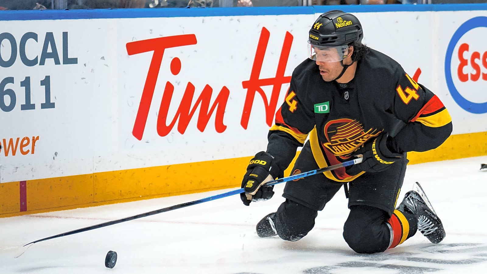 Vancouver Canucks Deal Kiefer Sherwood to San Jose Sharks