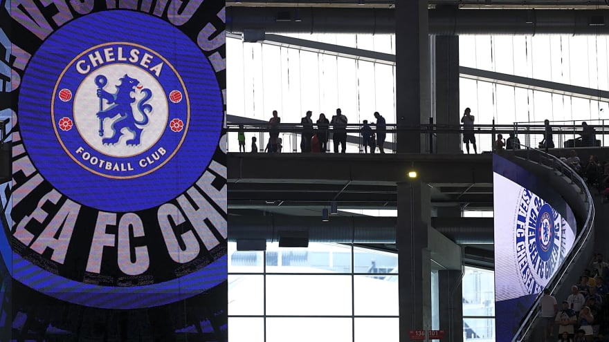 Exclusive makes crazy claim that Chelsea 'sense an opportunity' to sign struggling Premier League striker