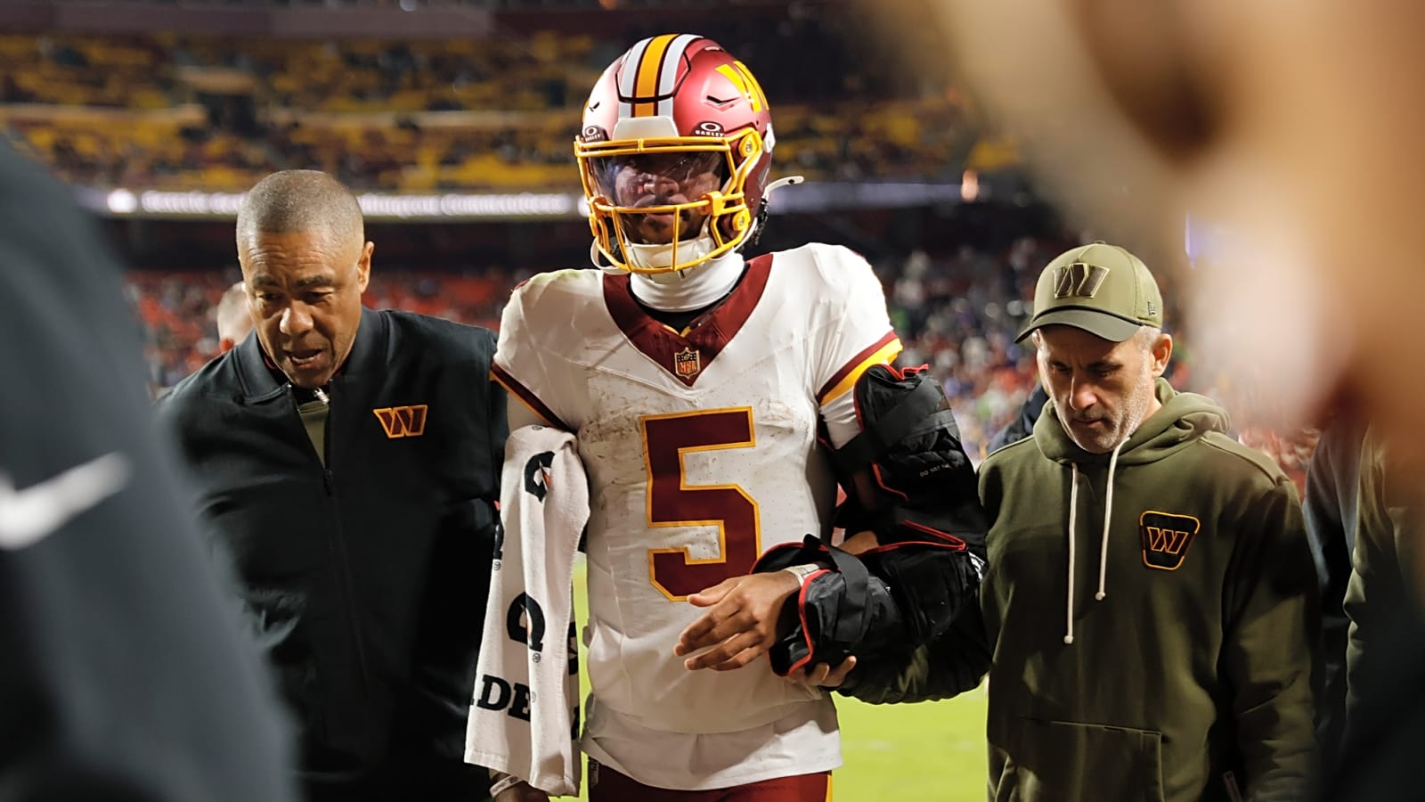 Robert Griffin III calls for Commanders to sit Jayden Daniels for rest of season after injury