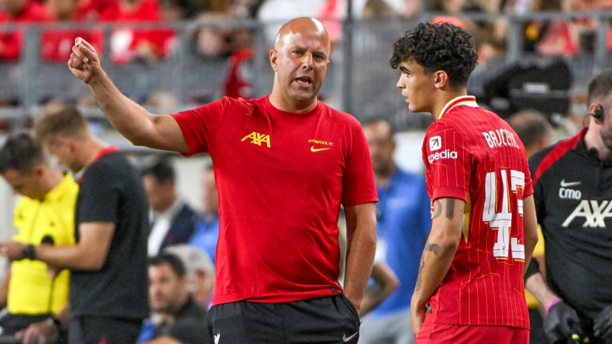 ‘Cut him some slack’ – Journalist hits out over Arne Slot ‘brickbats’ in defence of Liverpool boss