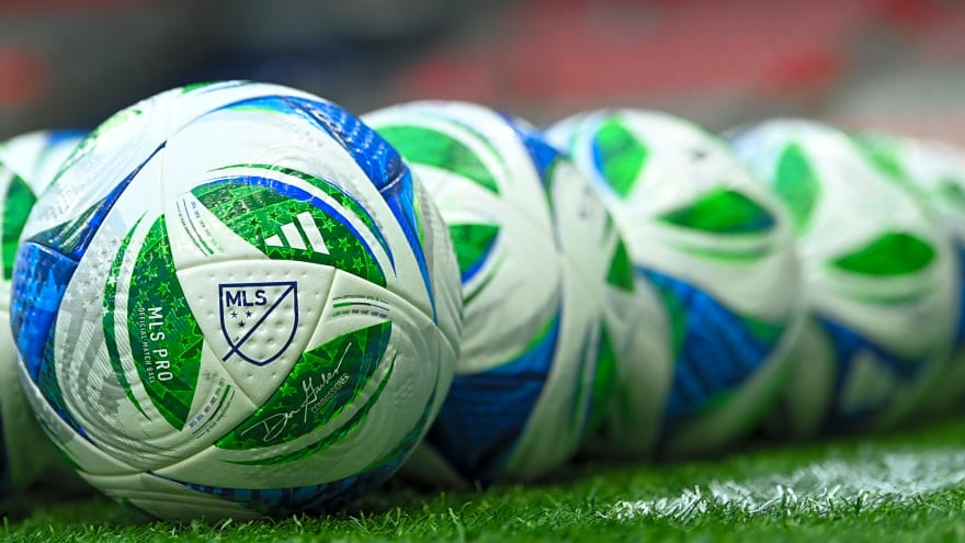 'I didn’t talk much'- Former Manchester United star reveals broken relationship with Ruben Amorim