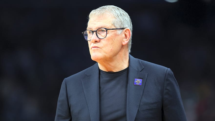 Geno Auriemma issues big Sarah Strong warning after UConn's Final Four loss