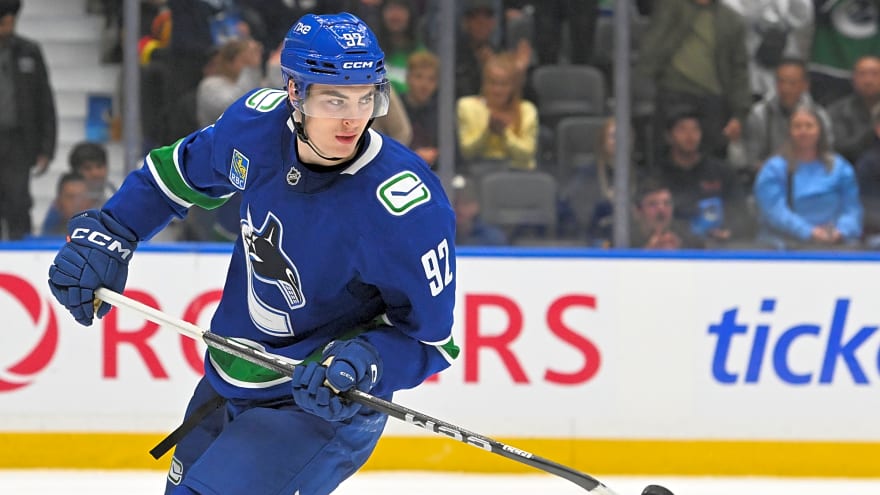Canucks' Liam Ohgren Sees the Game a Little Differently