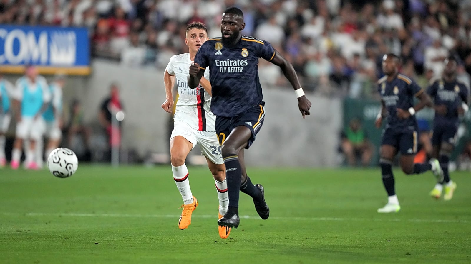 Tottenham initiate discussions to land serial winner ‘playing at a world-class level’