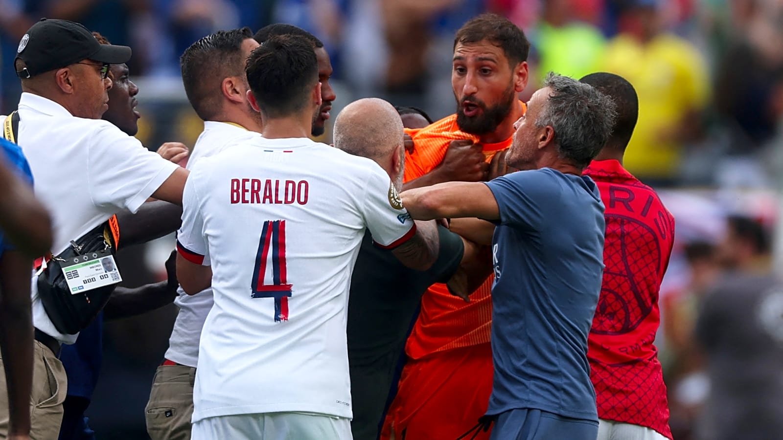 PSG manager grabs Chelsea player by throat at end of Club World Cup final