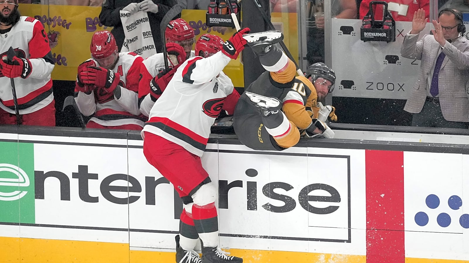 Hurricanes Sign Alexander Nikishin to One-Year Deal